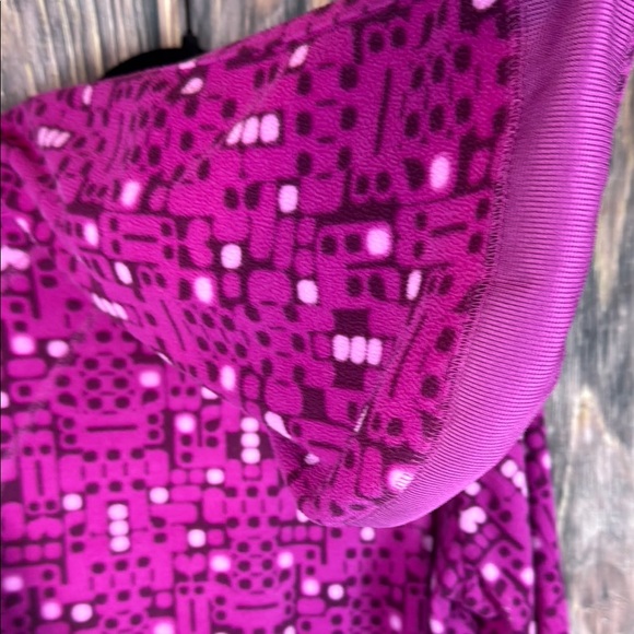 Purple/ Pink Geometric Fleece Women's Top - Picture 6 of 9